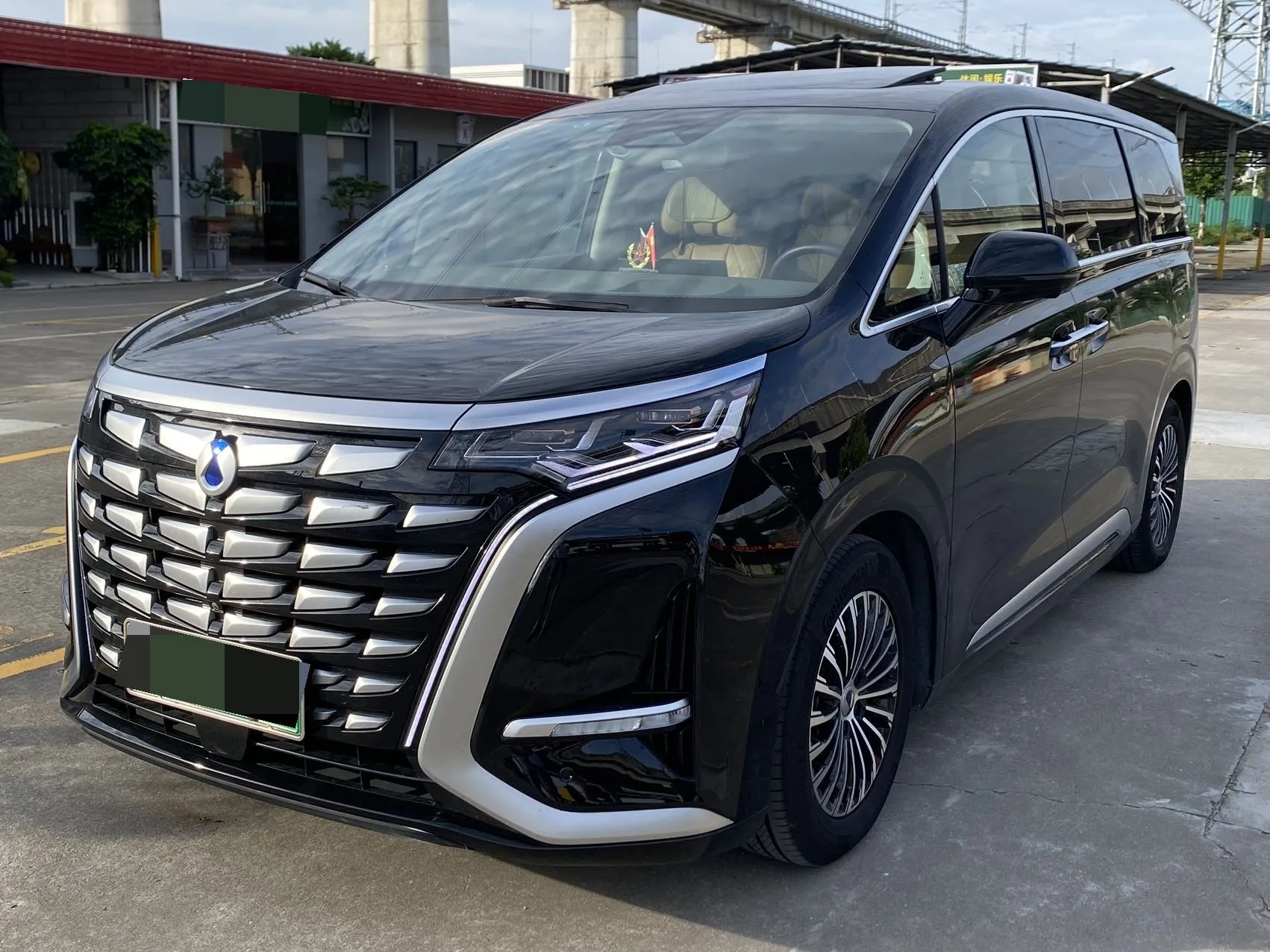 Denza D9 2022 DM-i 970 AWD Flagship Edition