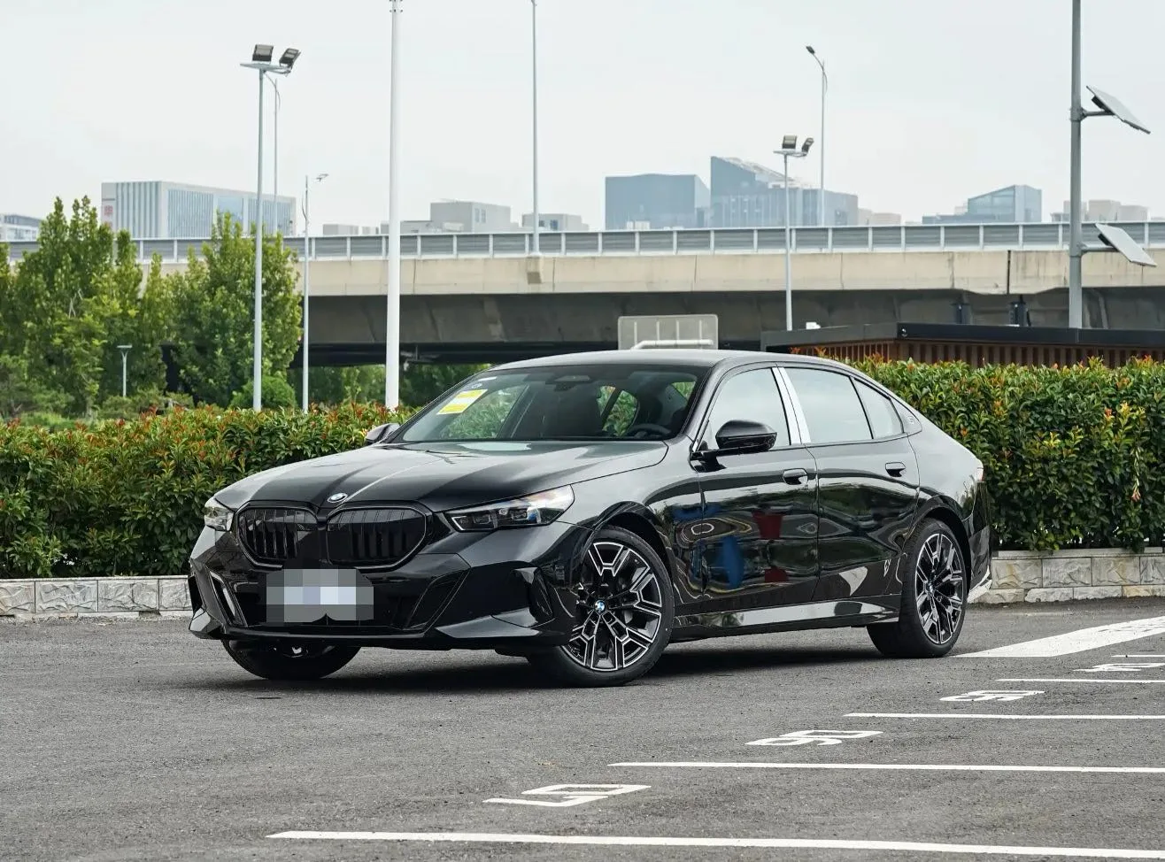 2026 BMW 5 Series 530Li 48V 2.0T Luxury M Sport Package Automatic