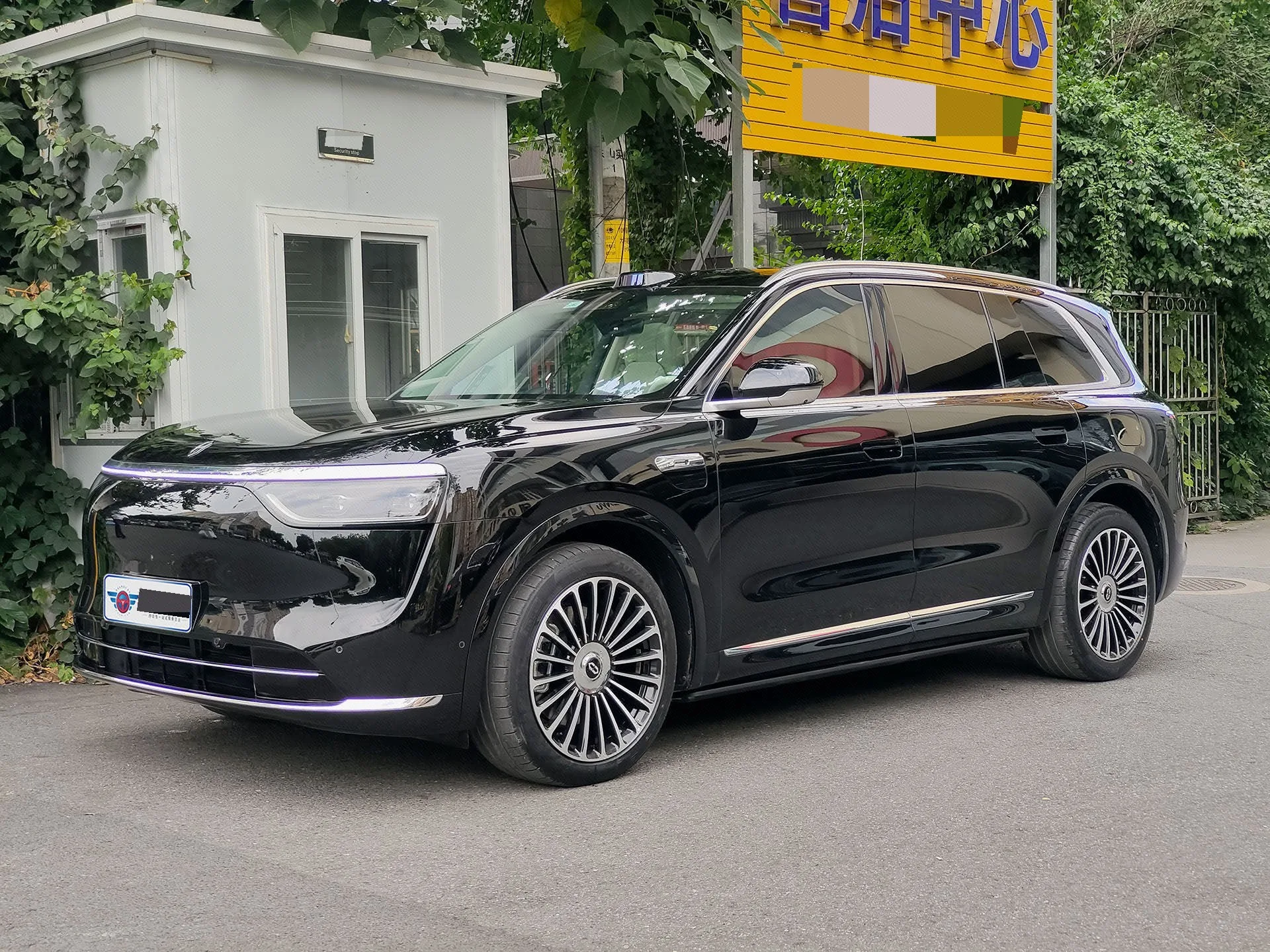 Wenjie M8 2025 Range Extended Max+ Version 53.4kWh 6-Seater