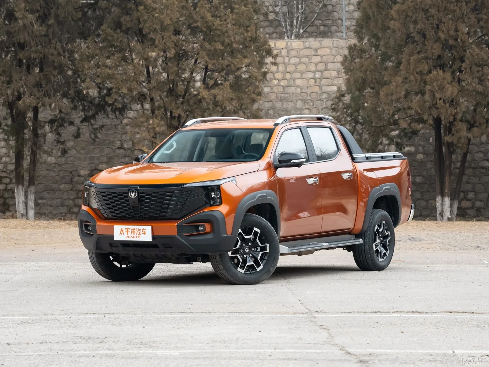 Changan Hunter Knight Flagship Dual-Motor AWD Standard Bed Extended Range — Authorized new car for export from China (listing thumbnail)