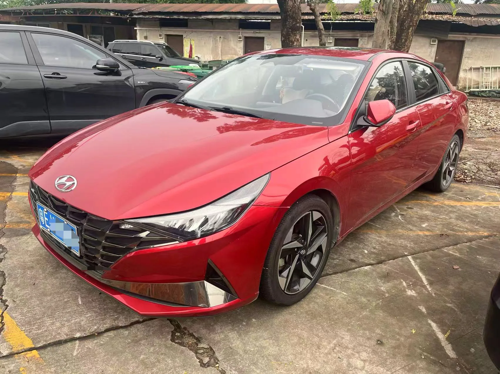 Hyundai Elantra 2021 1.5L CVT LUX Premium Edition