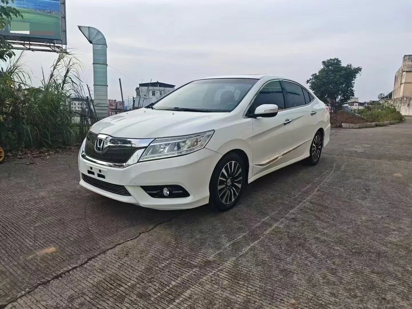 2015 Ling Pai 1.8L Automatic Luxury Edition