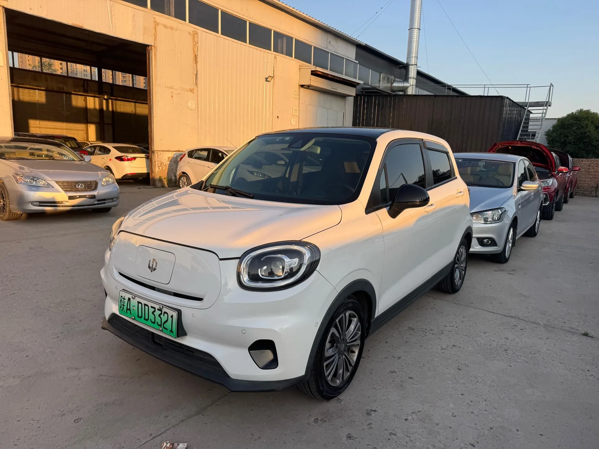 Leapmotor T03 2021 Model Year 400 Luxury Edition
