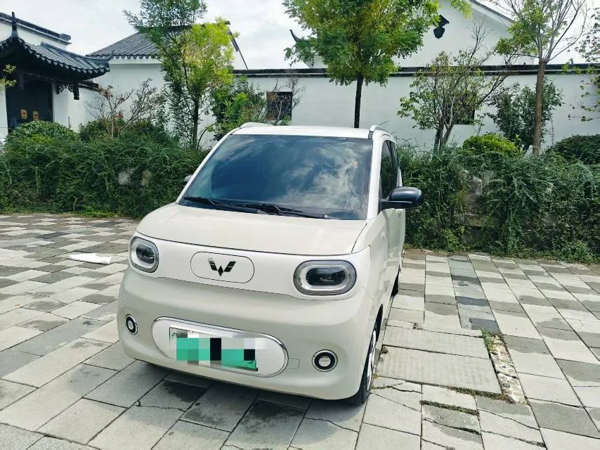 Hongguang MINIEV 2024 Macaron Model, 215km
