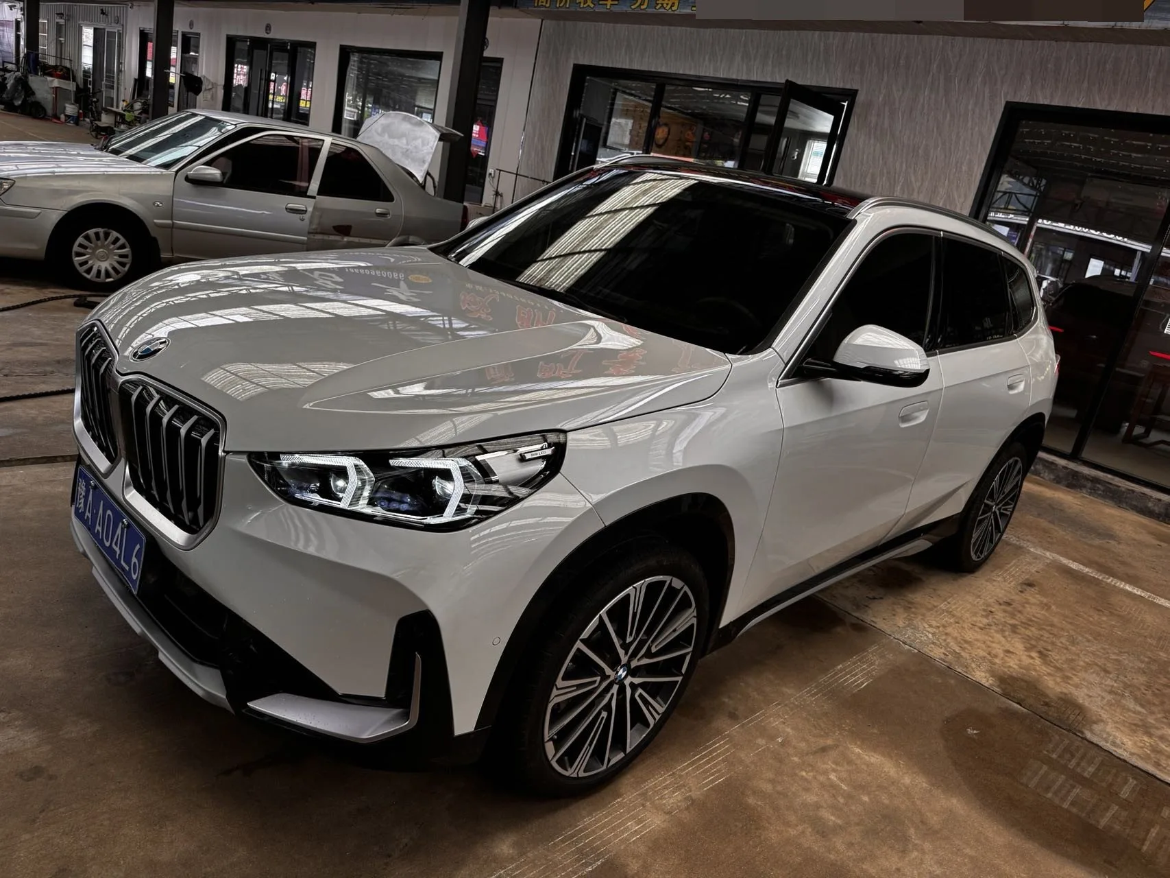 BMW 2025 X1 xDrive25Li 2,0 Т X Дизайн Упаковка Автоматический