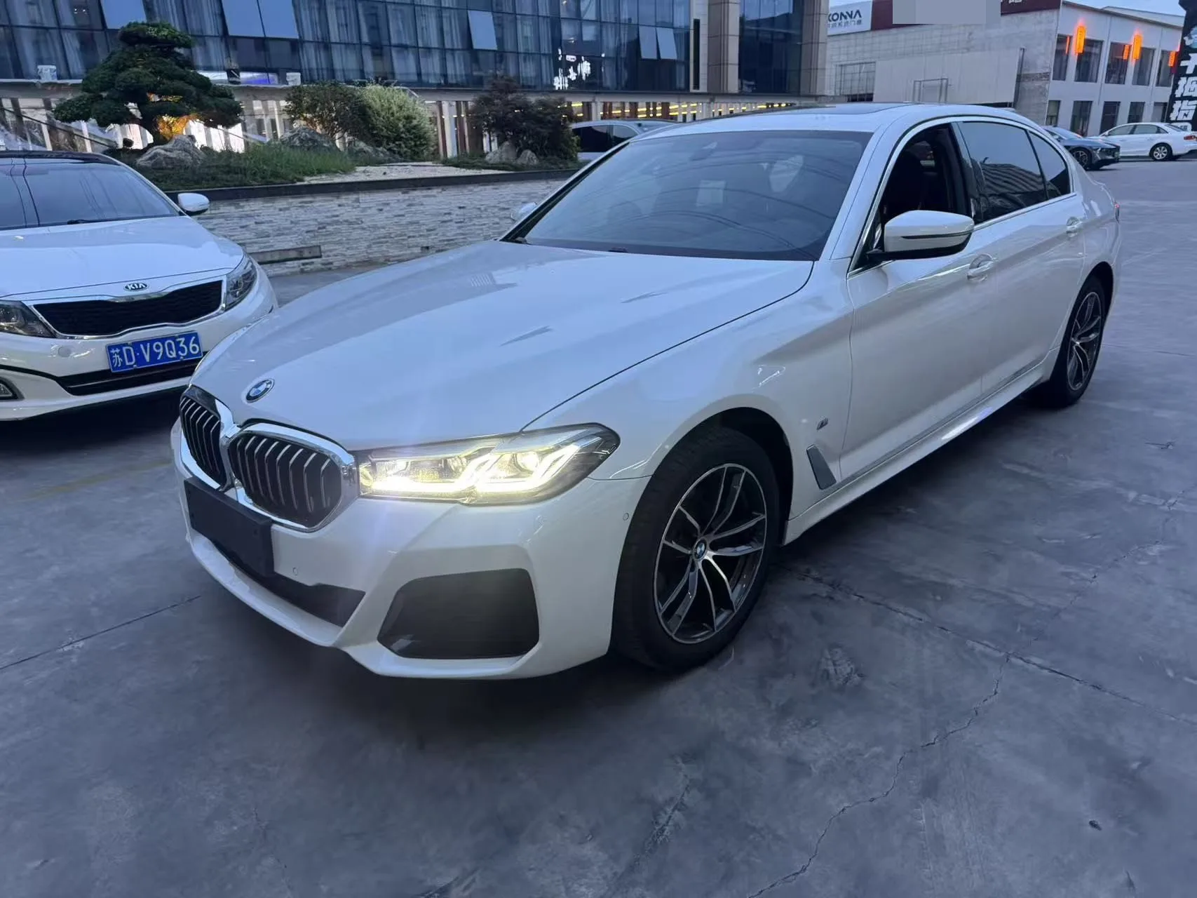BMW 5 Series 2022 Facelift II 525Li M Sport Package