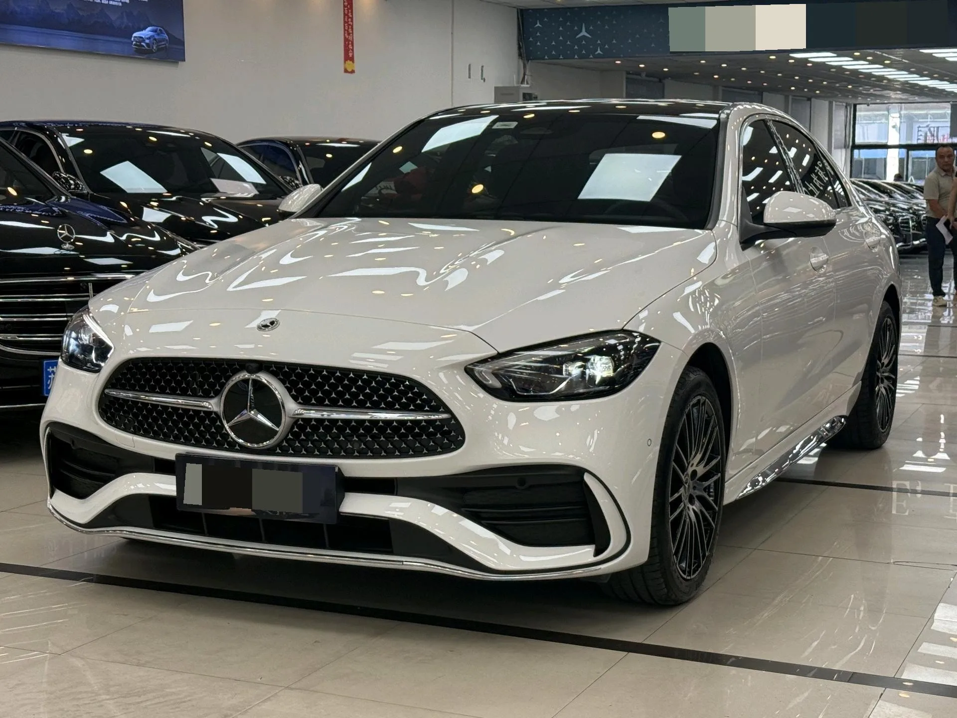 梅赛德斯-奔驰 C级 2024 C 260 L 48伏 1.5吨 运动 （整容手术） 3） 自动的 传播
