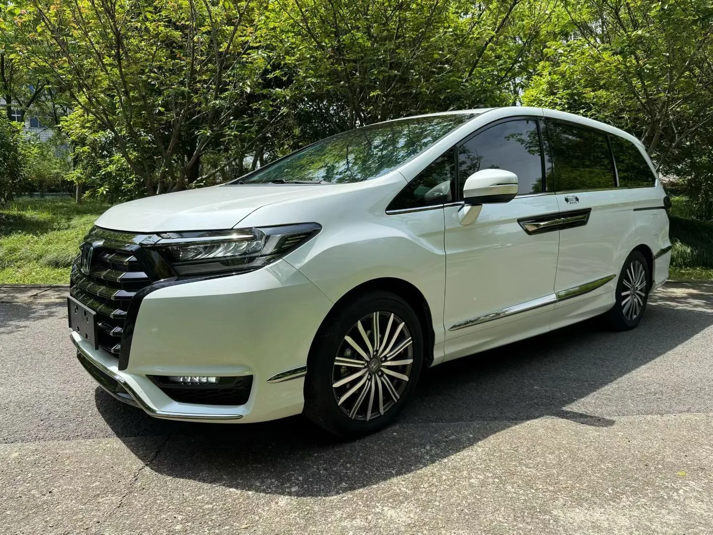 Elysion 2022 2.0L e:HEV Luxury Edition
