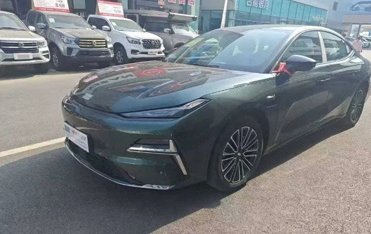 Galaxy Star 8 2025 Model 60km EM-i Luxury Edition