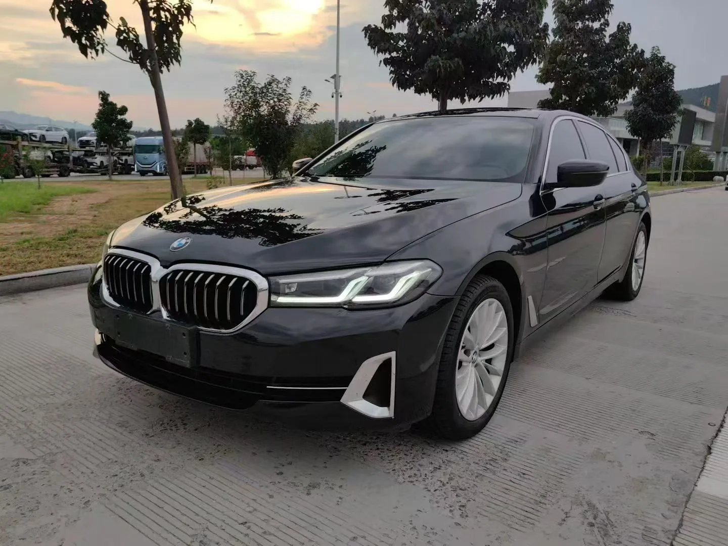 BMW 5 Series 2022 Facelift 2 525Li Luxury Package