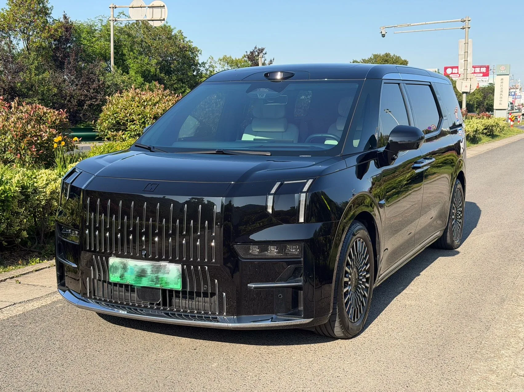 2024 Jike 009 Six-Seat Executive Edition AWD 108kWh Automatic