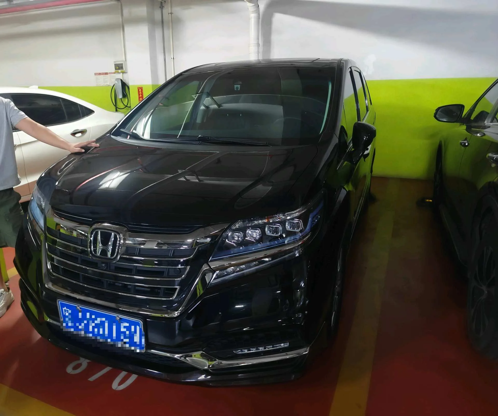 Elysion 2019 2.0L Hybrid Supreme Edition