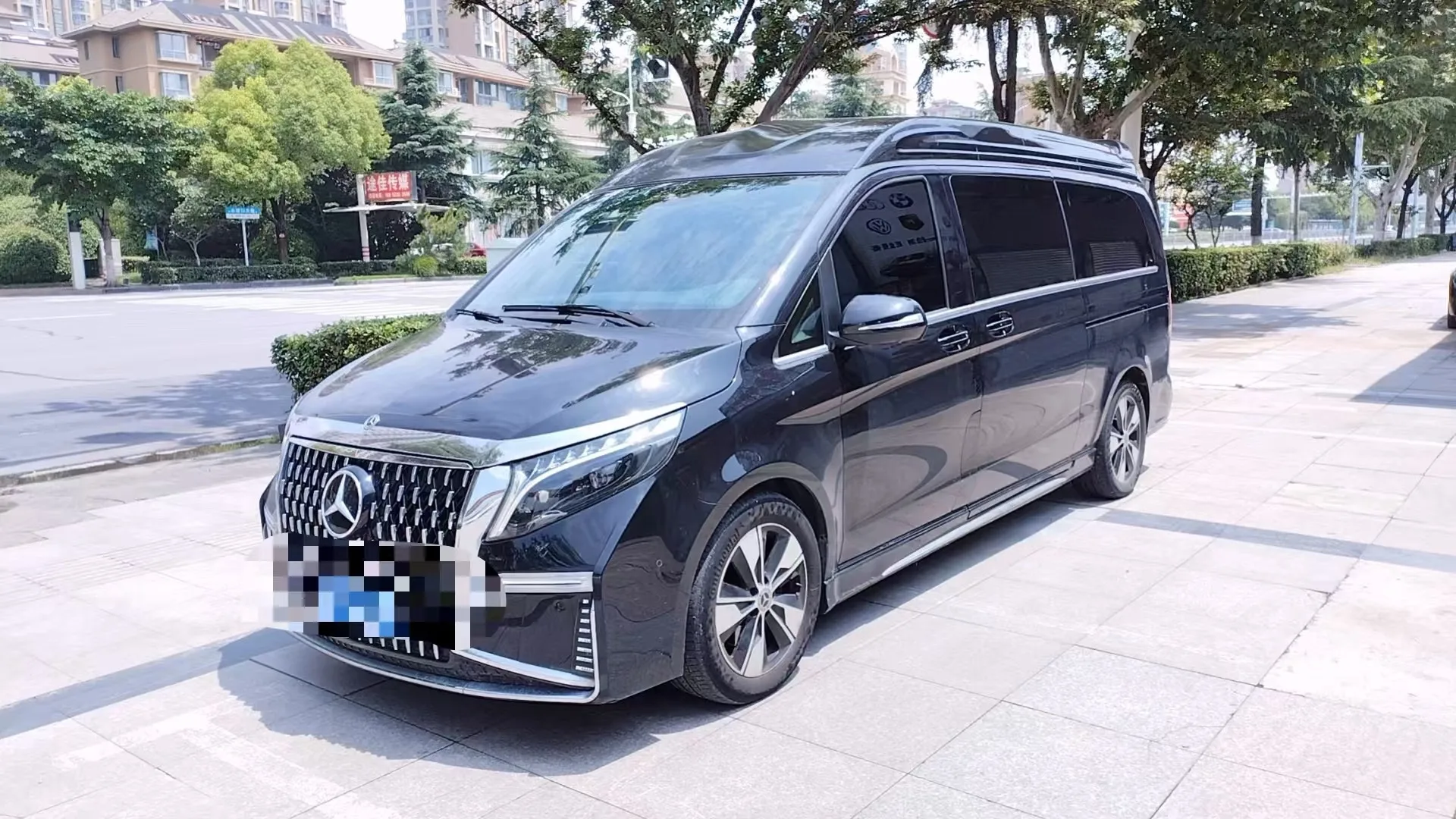 Mercedes-Benz V-Class 2022 V 260 L 2.0T Premium Edition Automatic