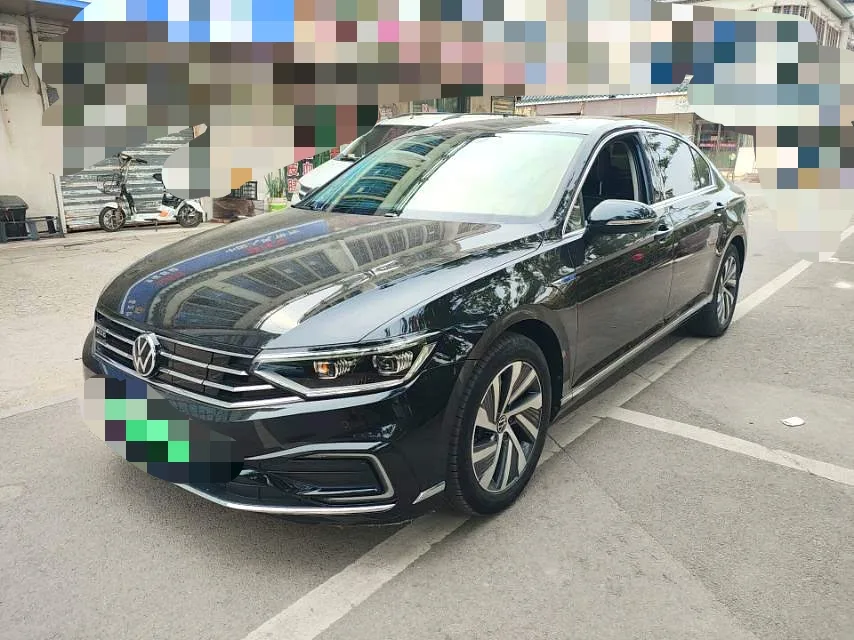 2022 Volkswagen Passat GTE Plug-in Hybrid GTE Luxury Model