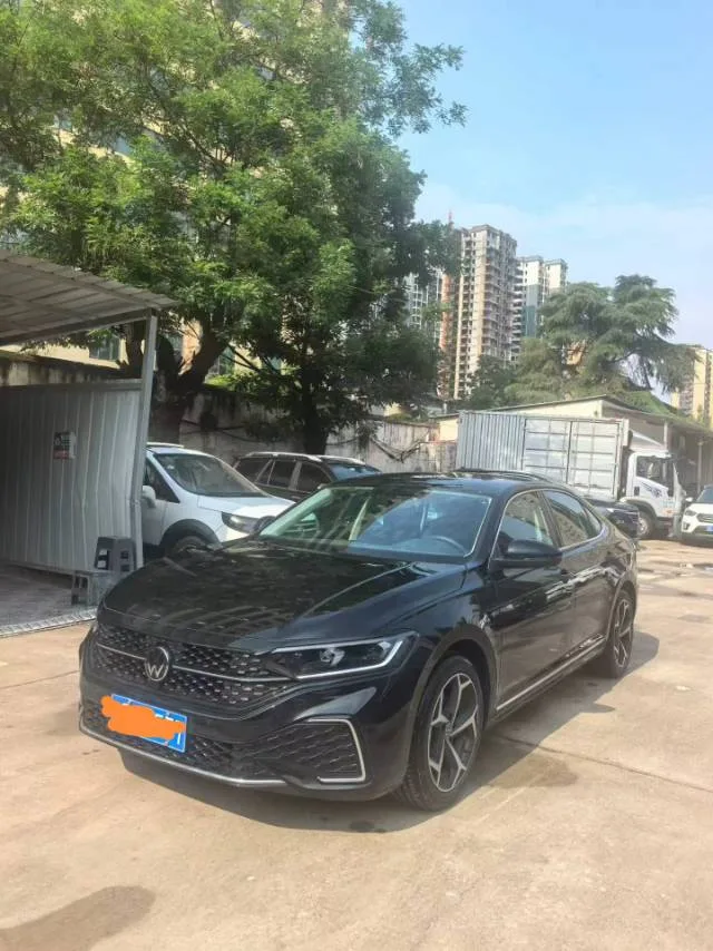 Volkswagen 2026 Passat 2.0TSI 330TSI Outstanding Edition Starry Sky Elite Version Automatic Transmission