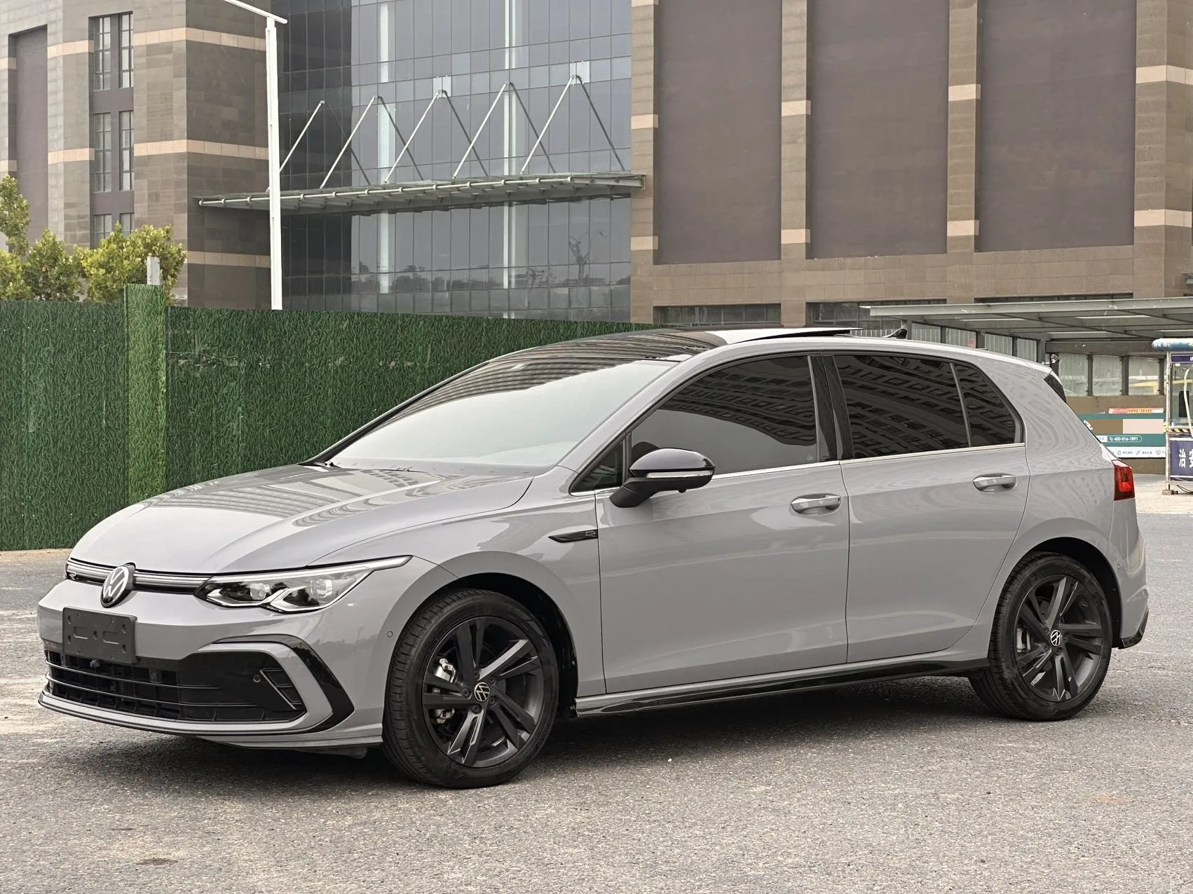 Фольксваген 2023 Гольф 8 R-линия 1.4TSI 280TSI Немного Автоматический