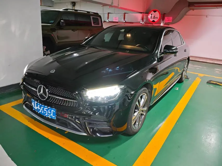 2023 梅赛德斯-奔驰 E级 和 260 L 运动