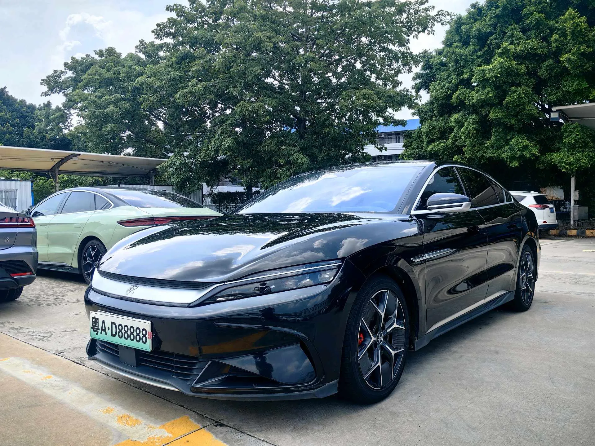 BYD 2023 Han EV 715KM Champion Edition, Front-Wheel Drive, Premium Trim, Automatic Transmission