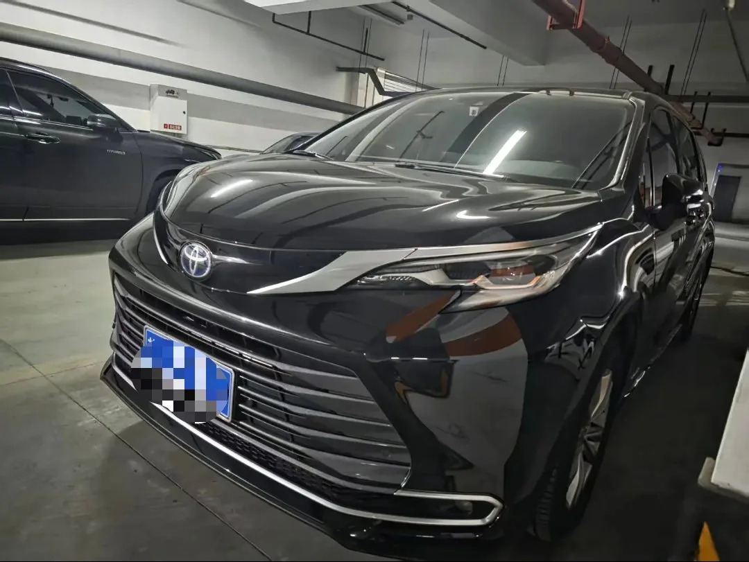 2021 Sienna 2.5L Hybrid Premium Edition