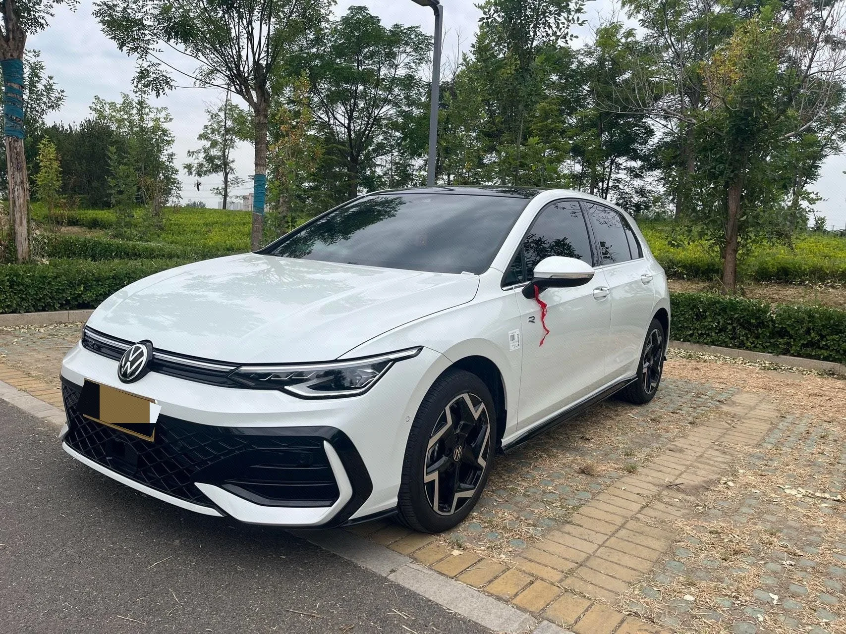 Volkswagen 2025 Golf 8 R-Line 1.5TSI 300TSI Automatic