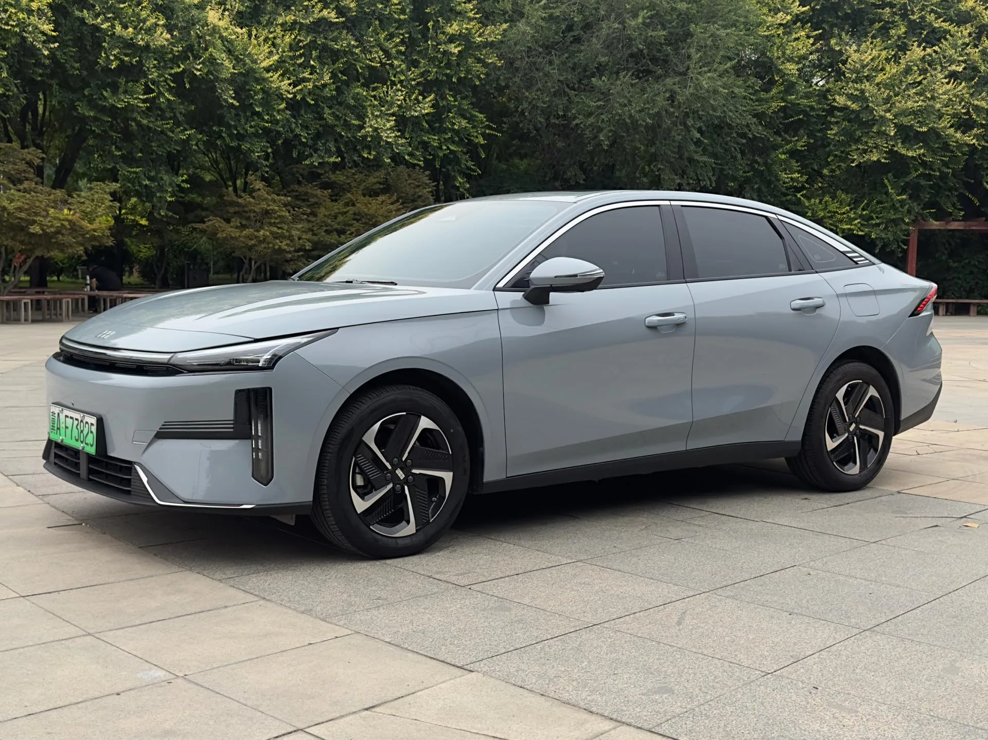 Geely Galaxy 2025 L6 EM-i 1.5 140km Exploration+ Edition Automatic