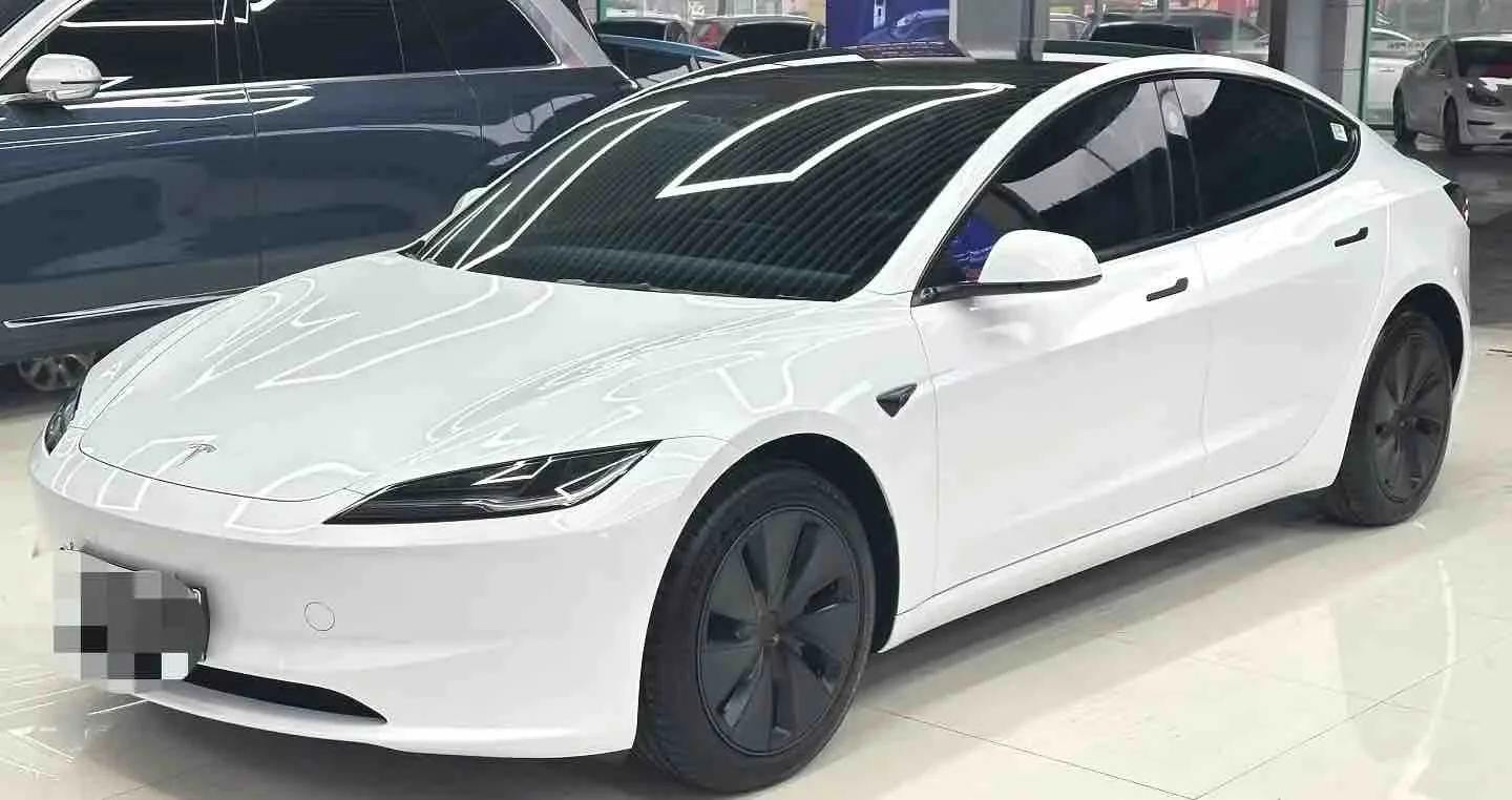 Tesla 2025 Model 3 Rear-Wheel Drive Automatic