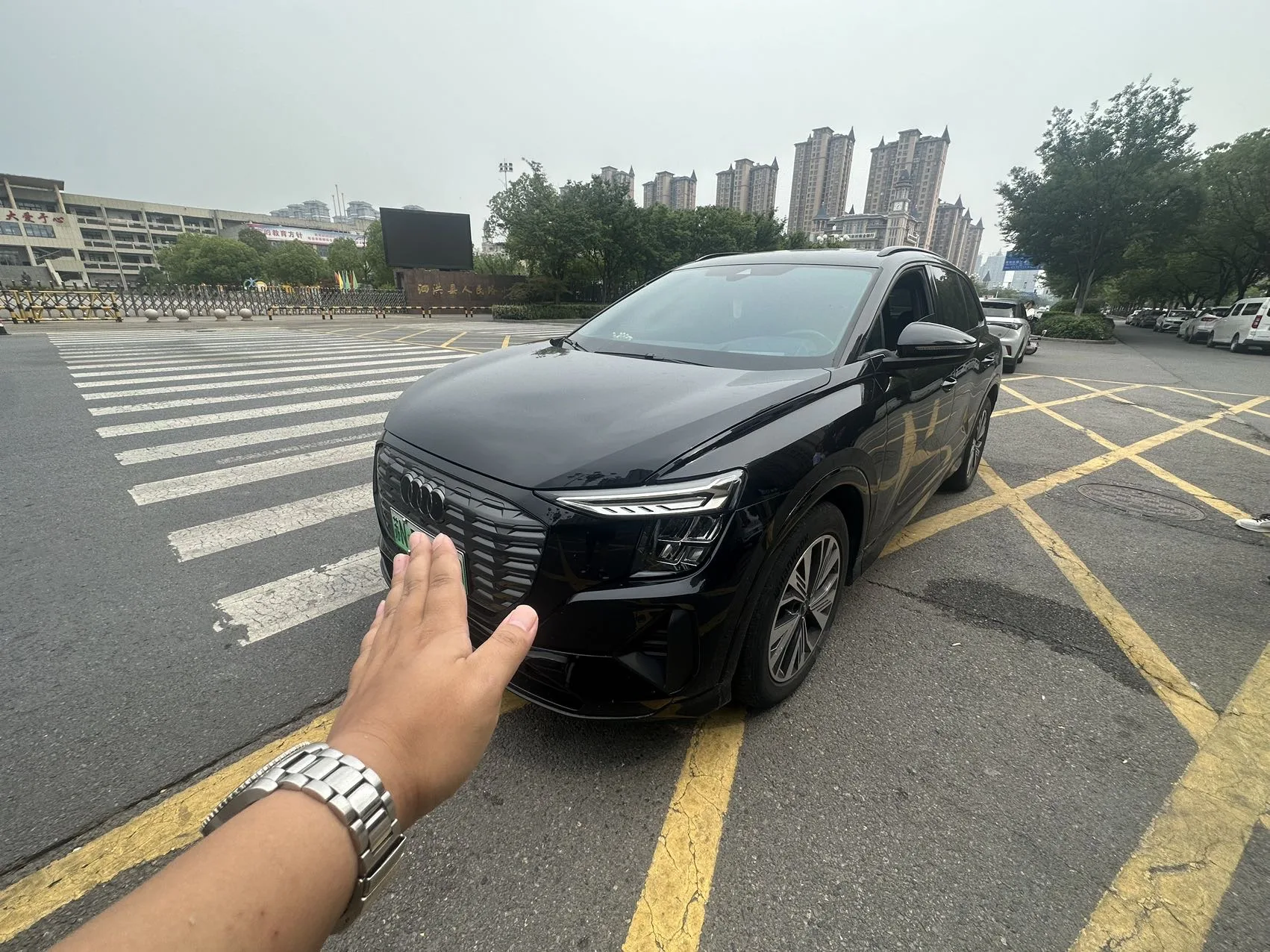 2023 Audi Q5 e-tron 40 Shining Edition with Mecha Package, Automatic Transmission
