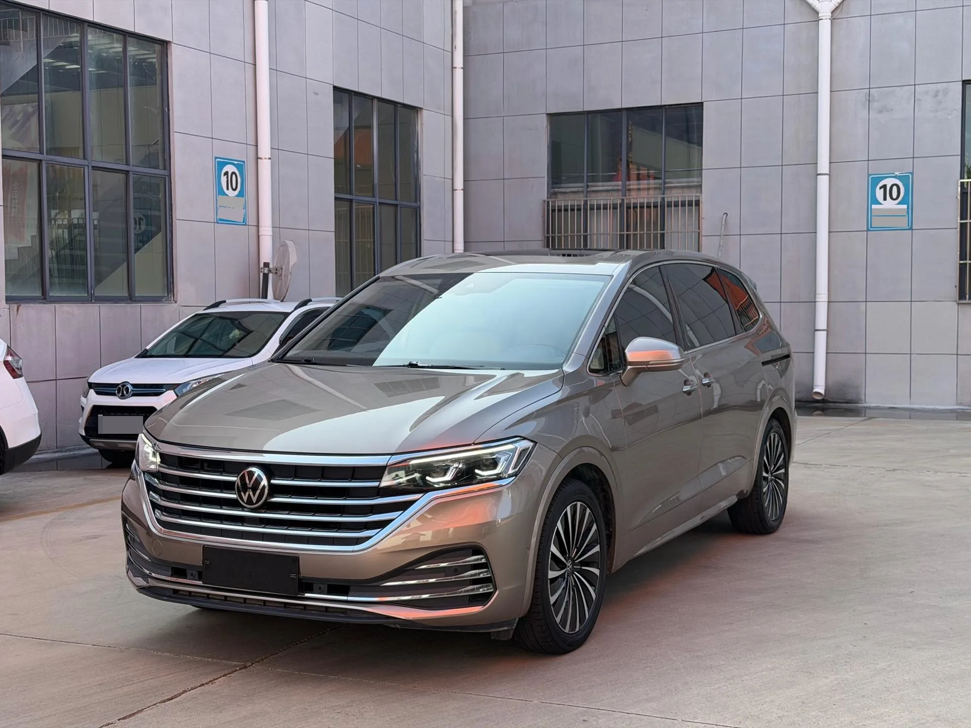 Viloran 2020 380TSI Premium Edition