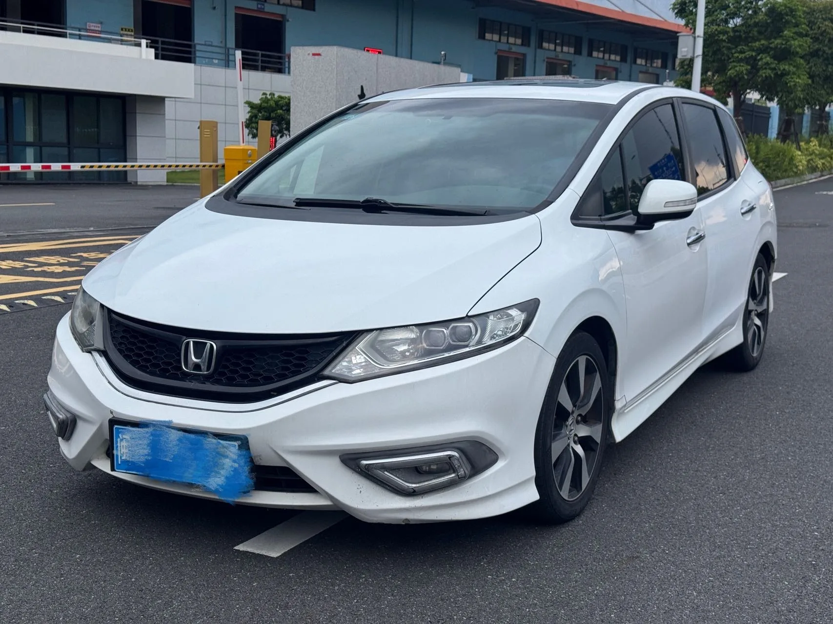 Jade 2016 Model Year 1.8L CVT Luxury Premium Edition, 5-Seater