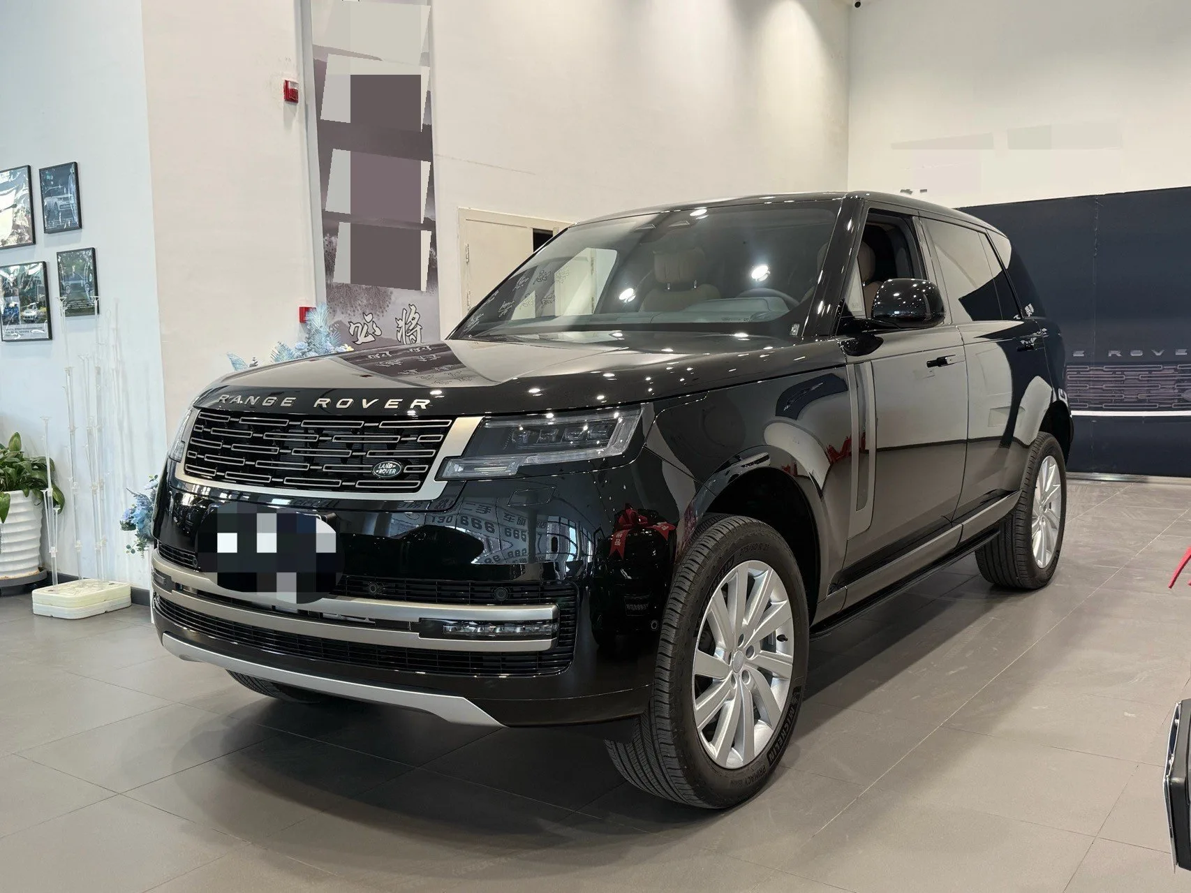 Range Rover 2024 3.0 L6 400PS Grand Long Wheelbase 7-Seater