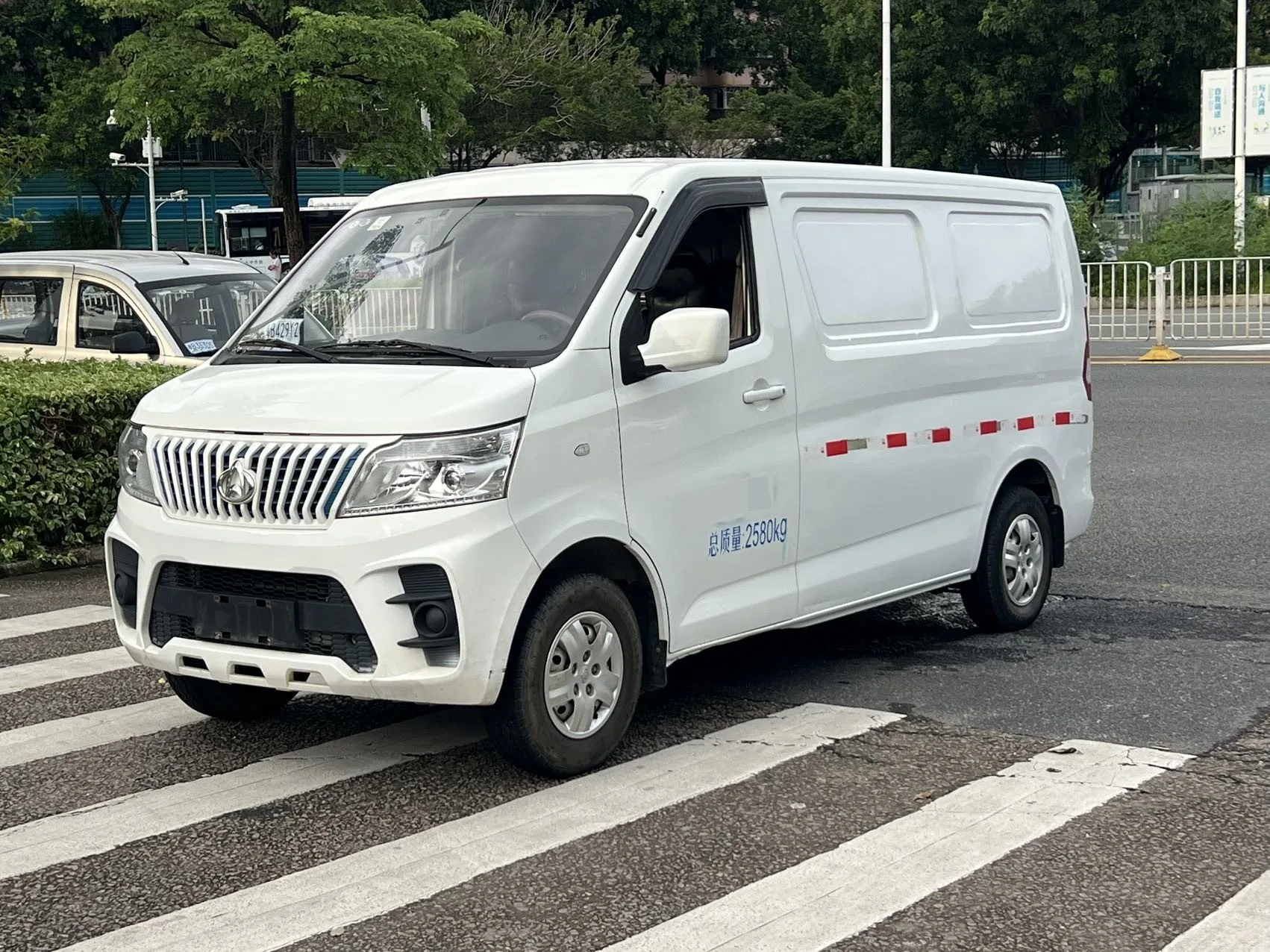 Changan Commercial 2023 Ruixing EM60 All-Electric Van, 4,525 mm Length, Flat Roof, Opposing Doors, 2-Seater, 60 kW, 38.7 kWh, Automatic Transmission