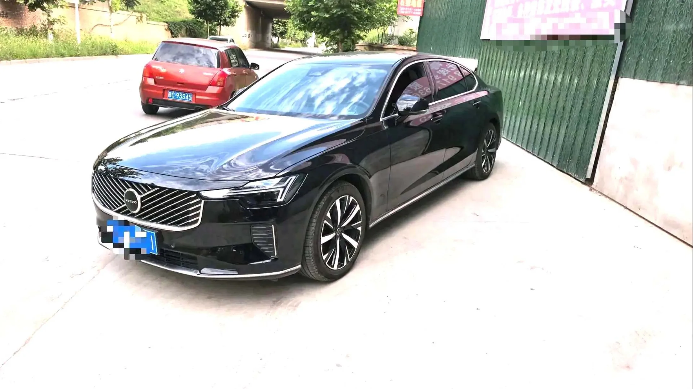 2025 沃尔沃 S90 48伏 2.0T B5 题词 奢华 版 自动的