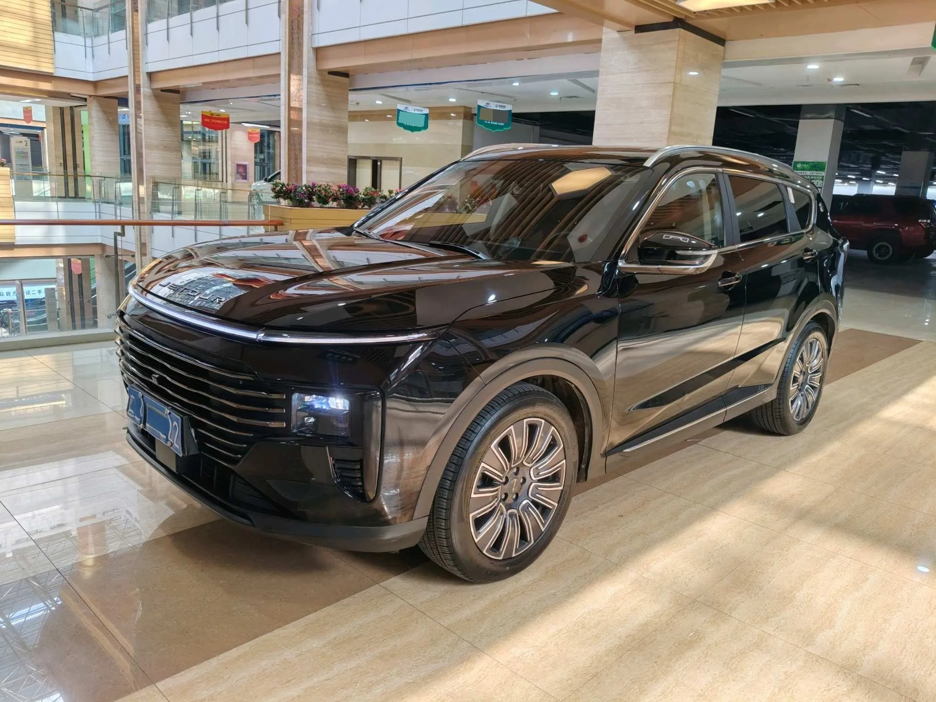 Jietu 2025 X70 PLUS 1.5T Luxury Edition 7-Seater Automatic Transmission