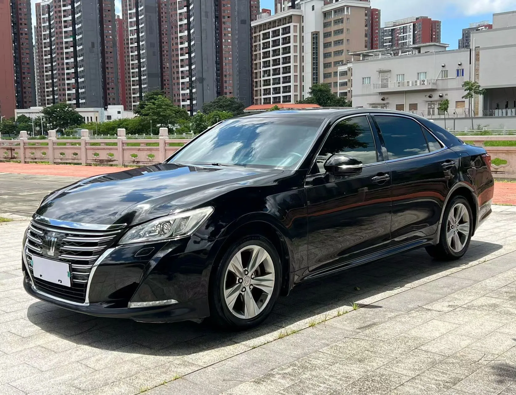 Crown 2015 Model Year 2.5L Smart Edition