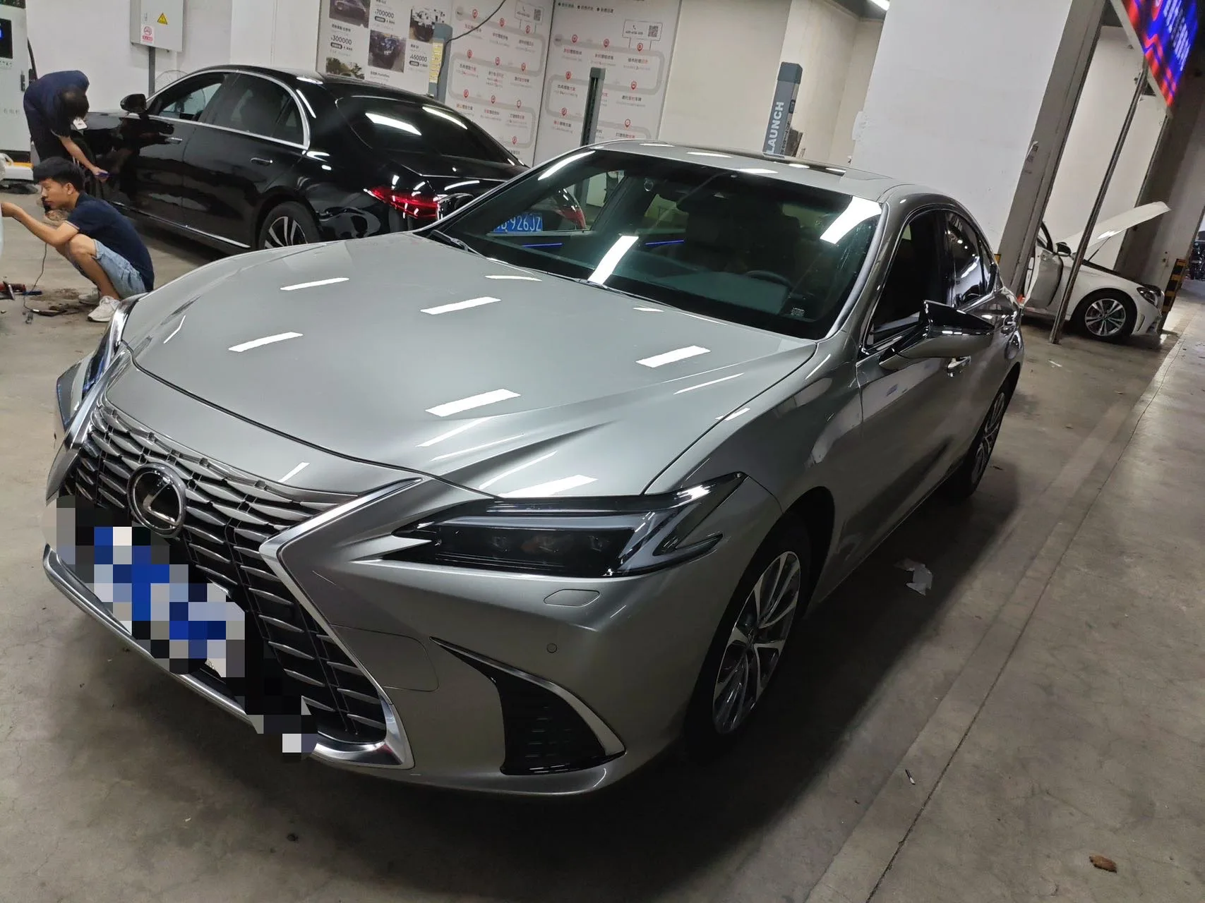 雷克萨斯 是 （进口） 2025 ES200 2.0 CVT 优质的 版 自动的