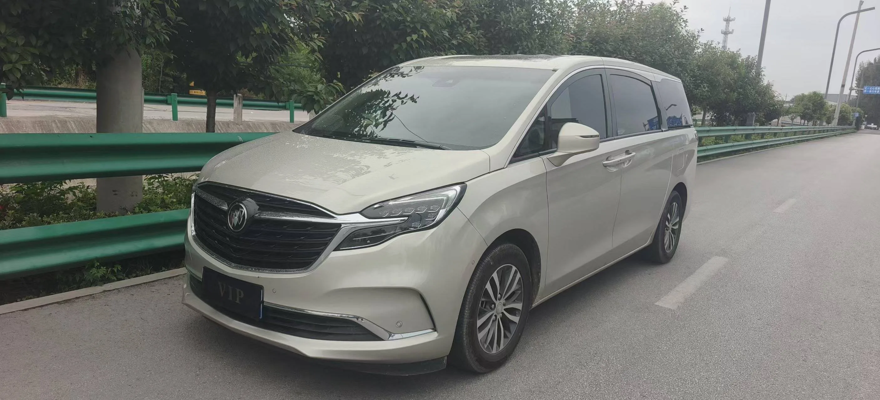 Бьюик GL8 2022 ЯВЛЯЕТСЯ авангард шестьсот пятьдесят три Т Премиум Версия