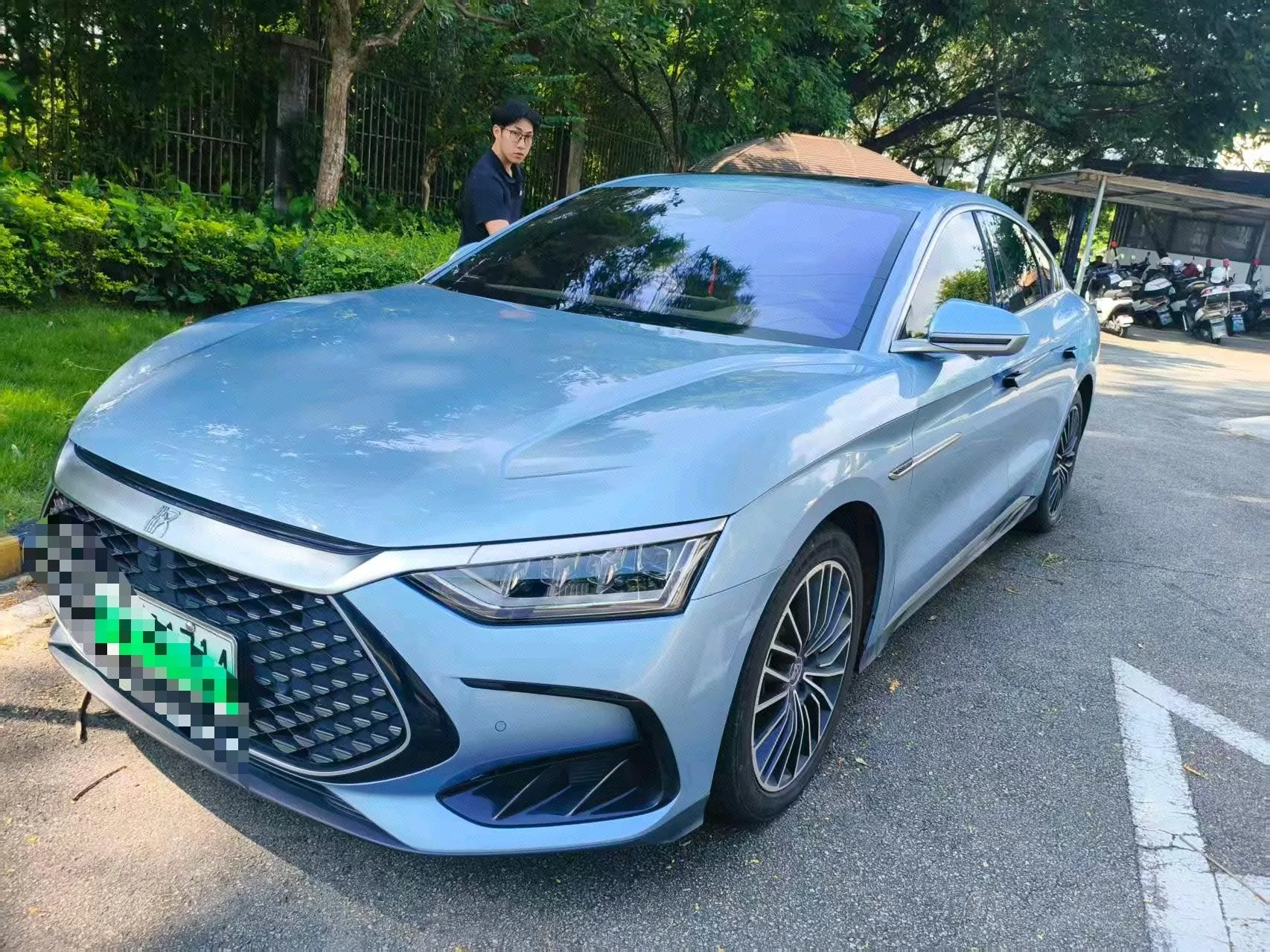 BYD 2023 Han DM-i 1.5T CVT Champion Edition 121KM Premium Automatic