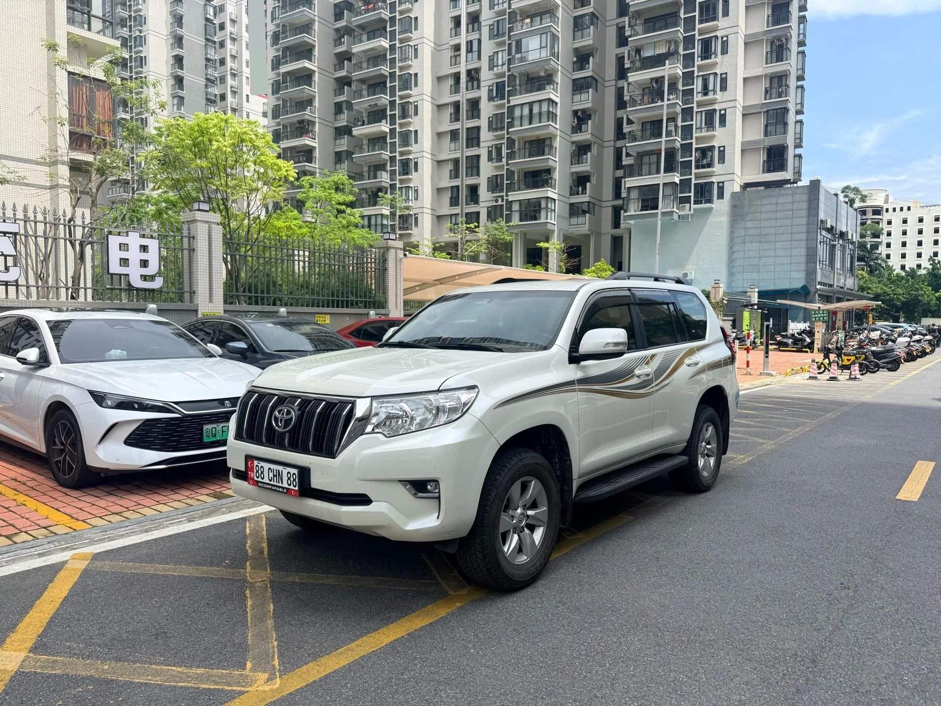 Prado (Imported) 2014 2.7L Automatic Standard Edition