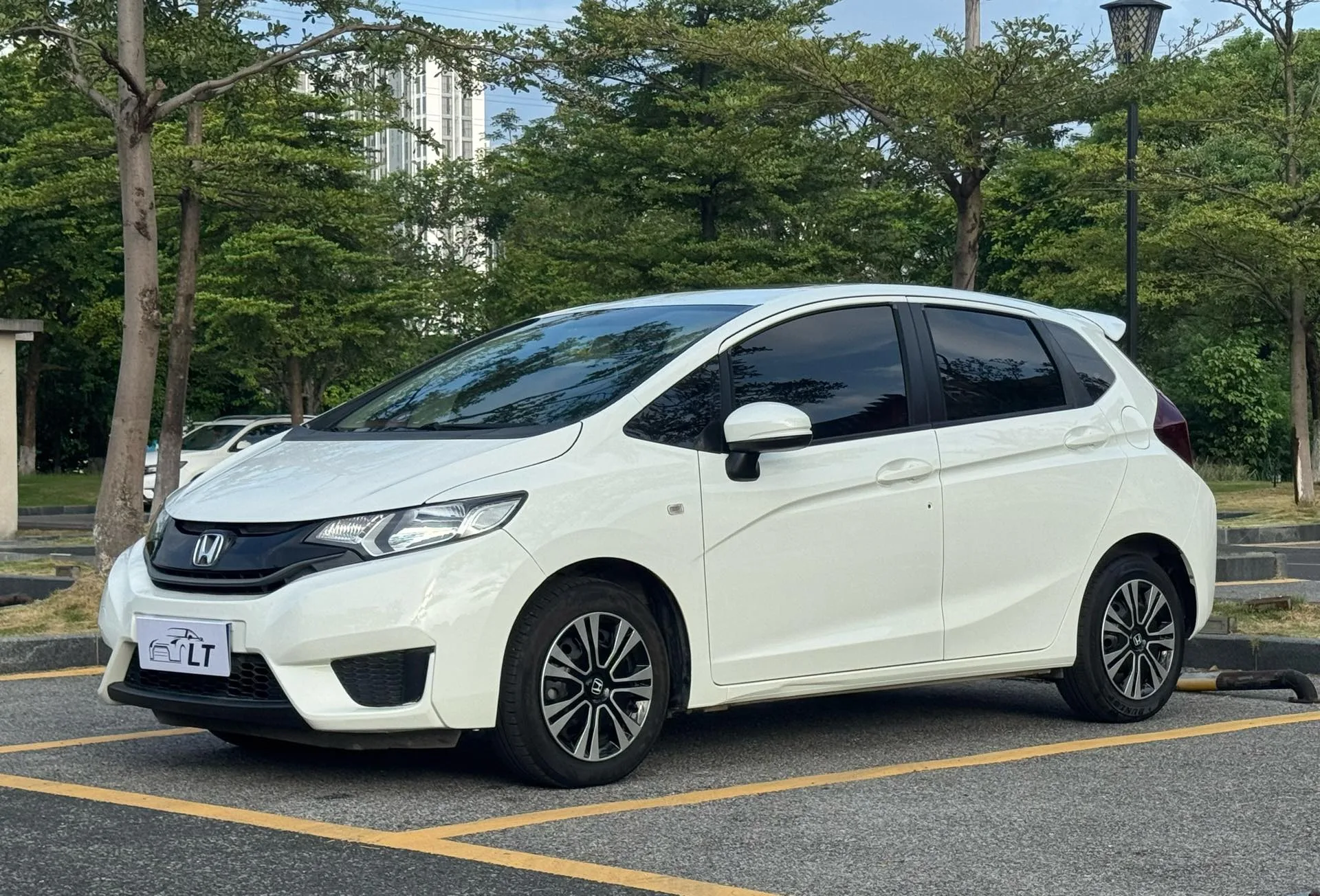 Honda Fit 2016 1.5L LXS CVT Comfort Sunroof Edition