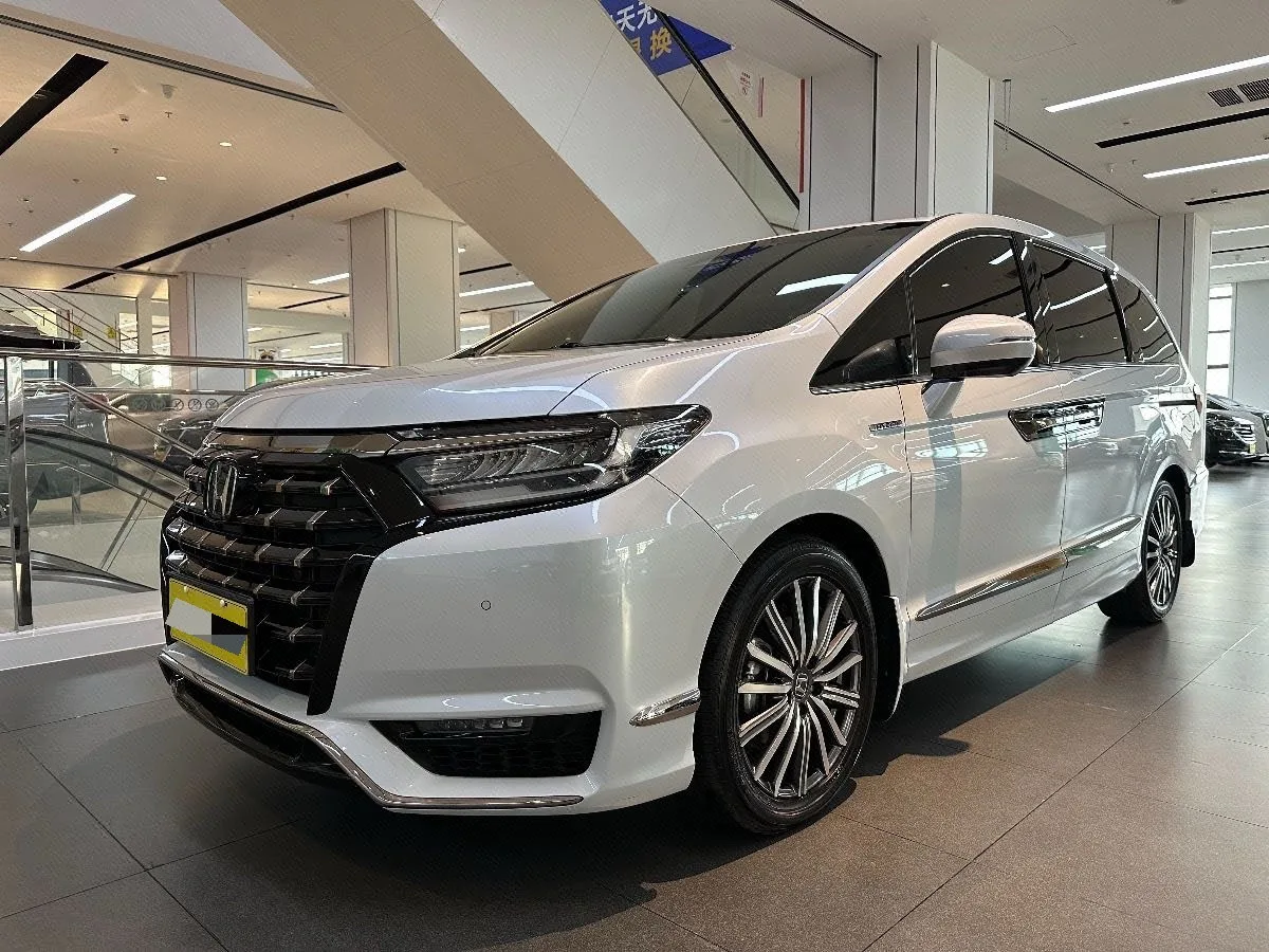 Honda 2024 Elysion e:HEV 2.0 CVT Luxury Edition Automatic
