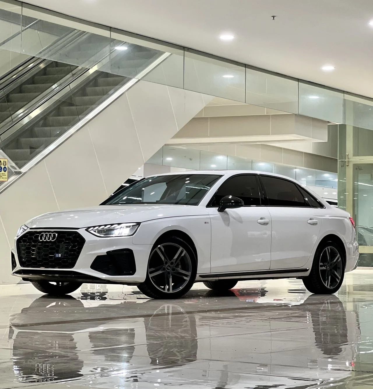 Audi A4L 2022 40 TFSI Luxury Dynamic