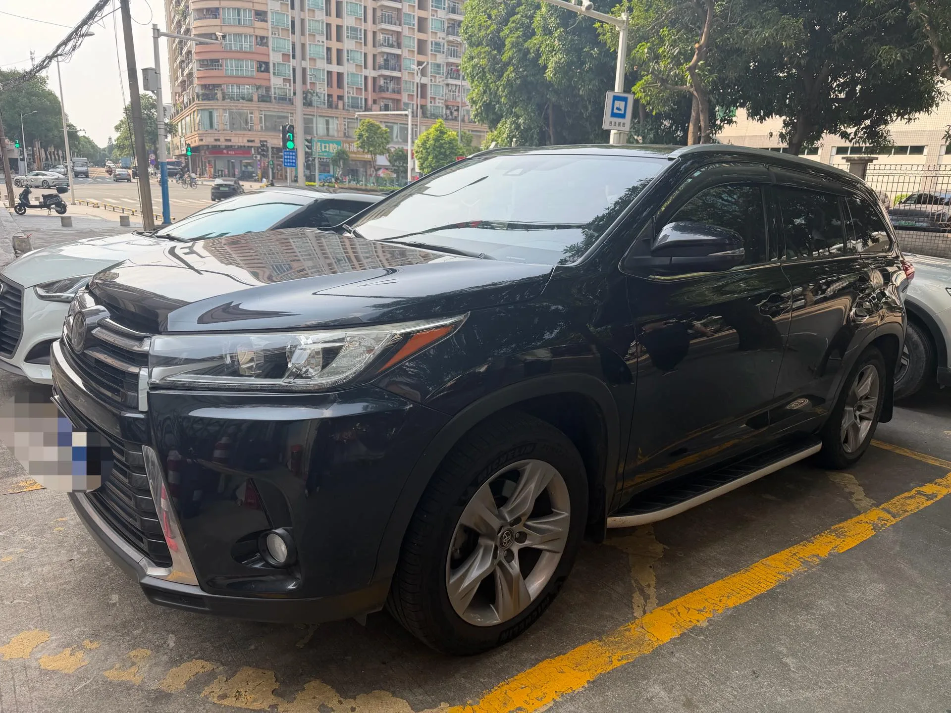 2018 Toyota Highlander 2.0T AWD Premium Edition, 7-Seater, China V Emission Standard
