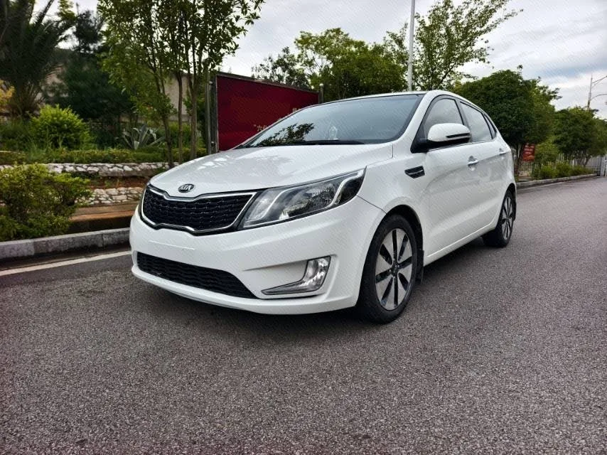Kia K2 2012 Hatchback 1.6L AT Premium