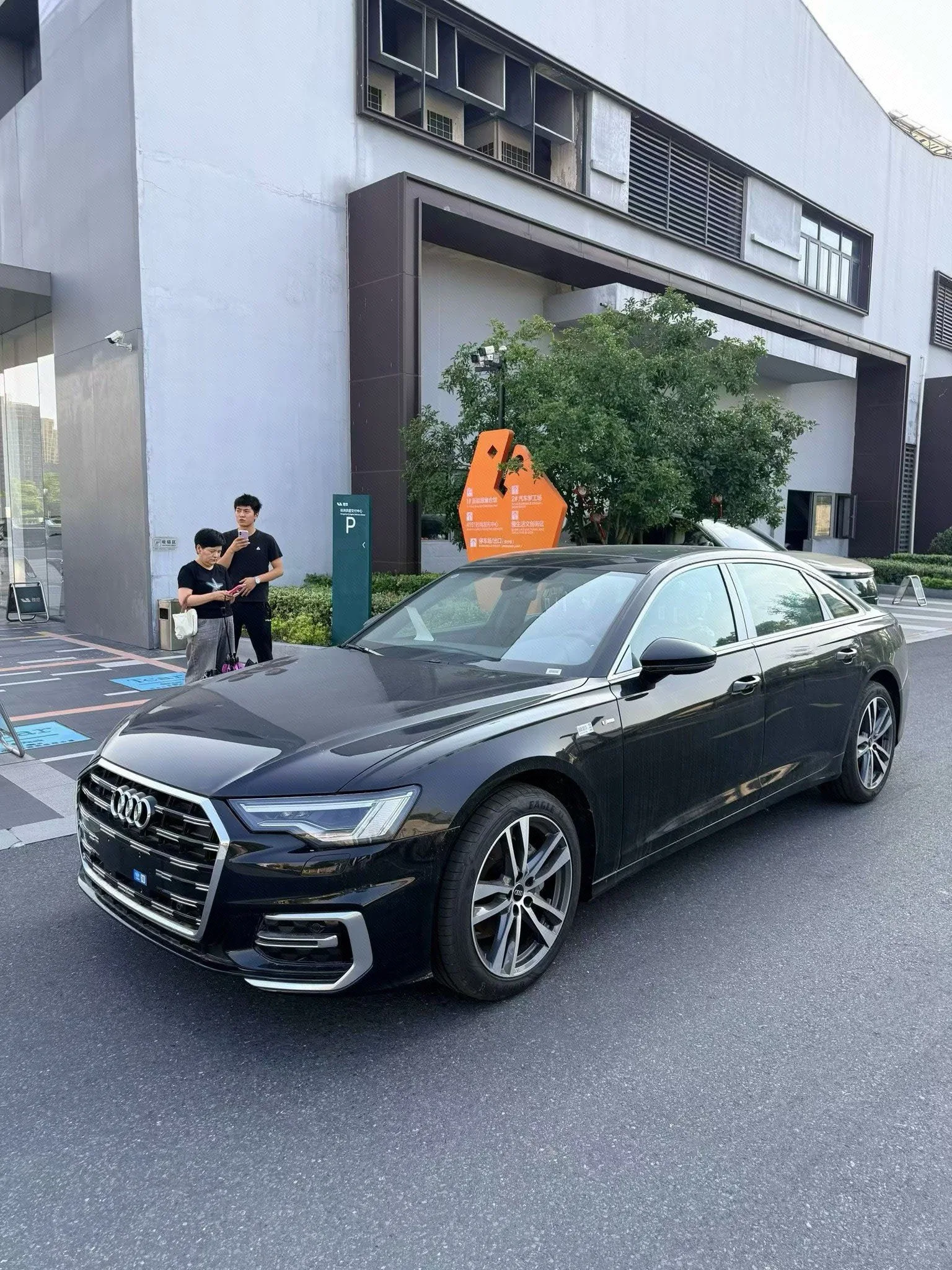 2025 Audi A6L 2.0 TFSI 40 TFSI Luxury Sport Edition, Automatic Transmission