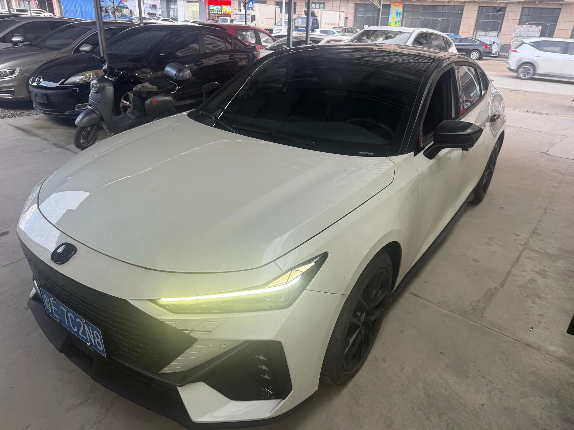Changan 2024 UNI-V 1.5T Premium Automatic