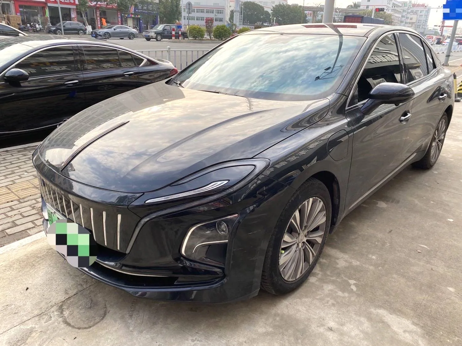 Hongqi E-QM5 2023 PLUS
