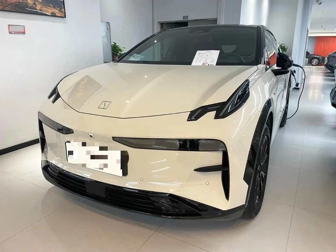 Extreme Krypton X 2024 Four-Seat Rear-Wheel Drive Version