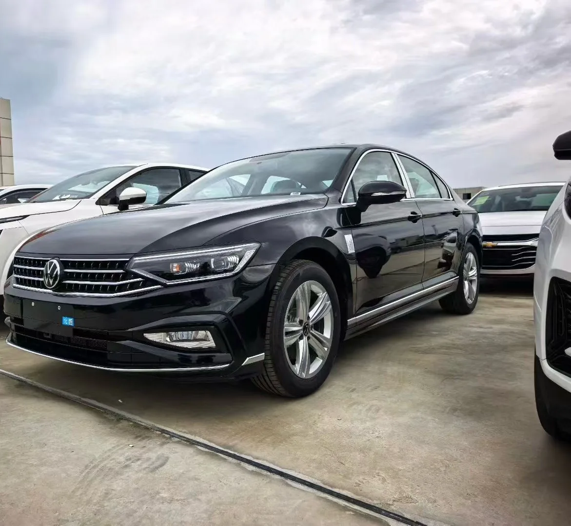 Volkswagen 2025 Magotan 1.4TSI 280TSI 2 Million Units Commemorative Edition Comfort Trim, Automatic Transmission