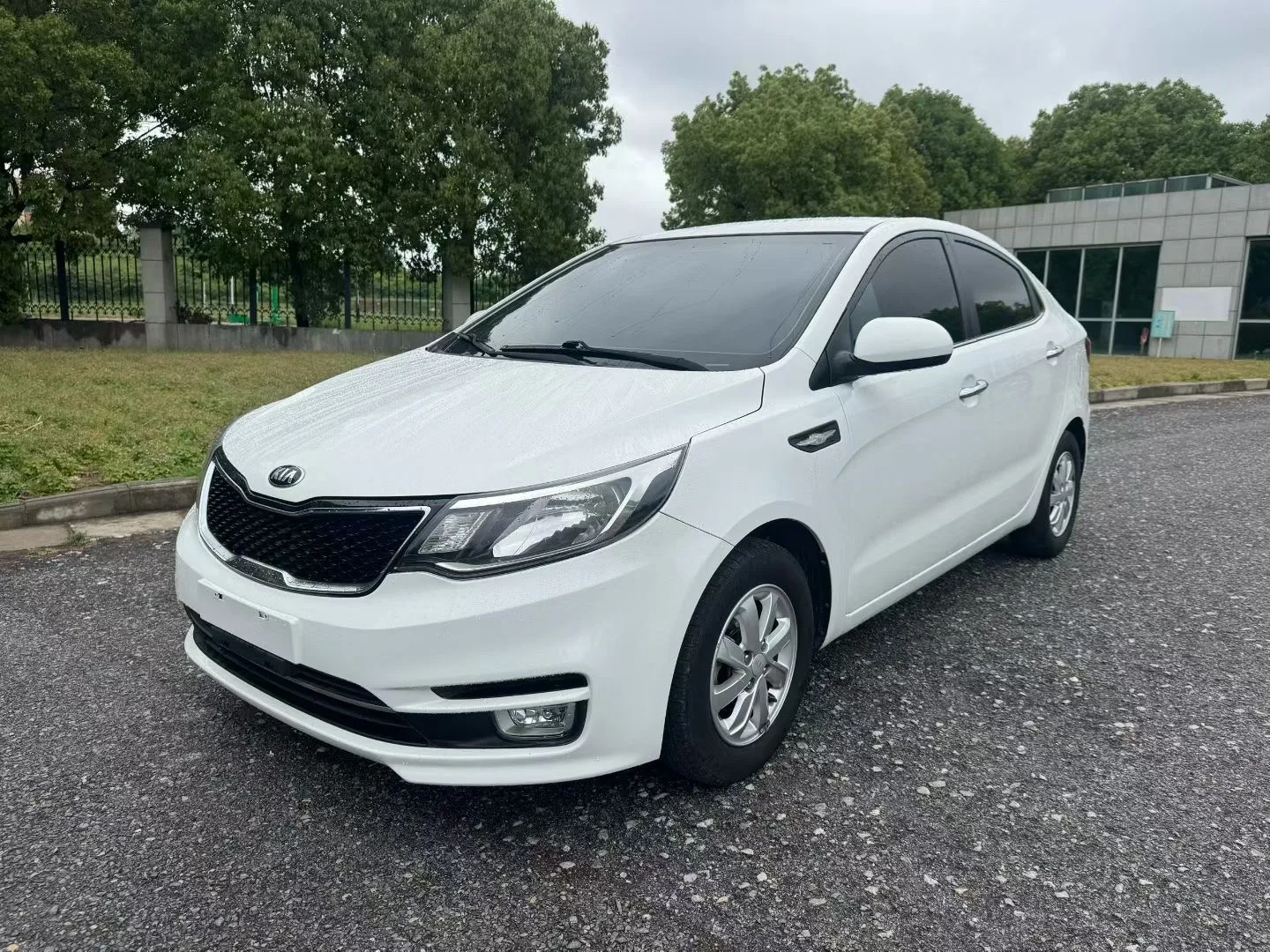 Kia K2 2015 Sedan 1.4L AT TOP
