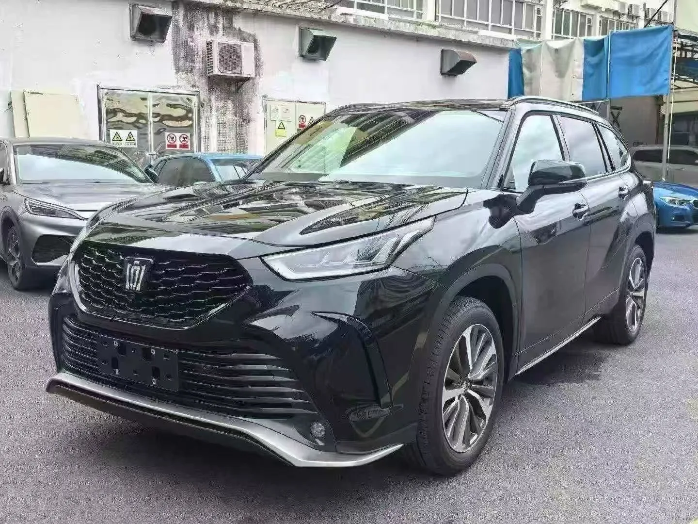 2026 Toyota Crown Land Cruiser HEV 2.5 CVT 2WD Luxury Edition Automatic